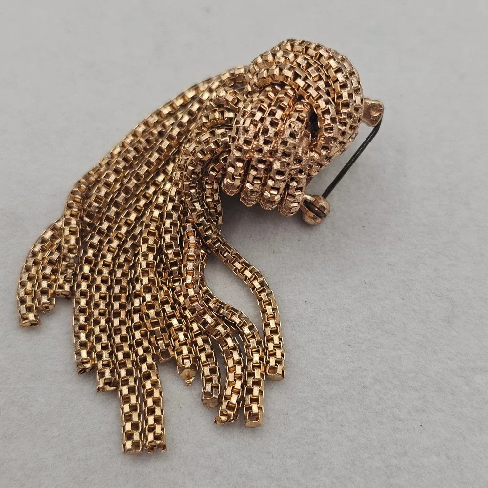 Vintage Gold Tone Knotted Tassel Brooch Statement Fringe Pin Uneven Cascade